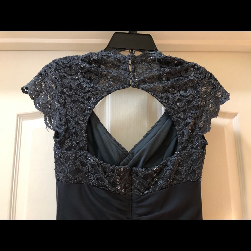 Formal dress - Picture 5 of 5
